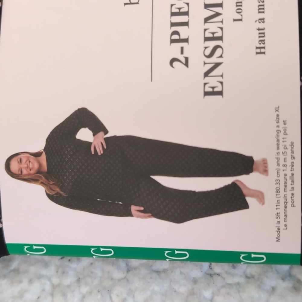 XL Flora Nikrooz: 2 Piece Pajama Set with Long Sleeve Top And Pants